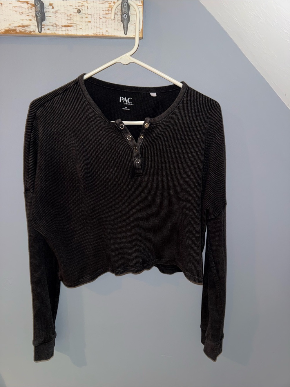 PacSun Black Waffle-Knit Cropped Henley